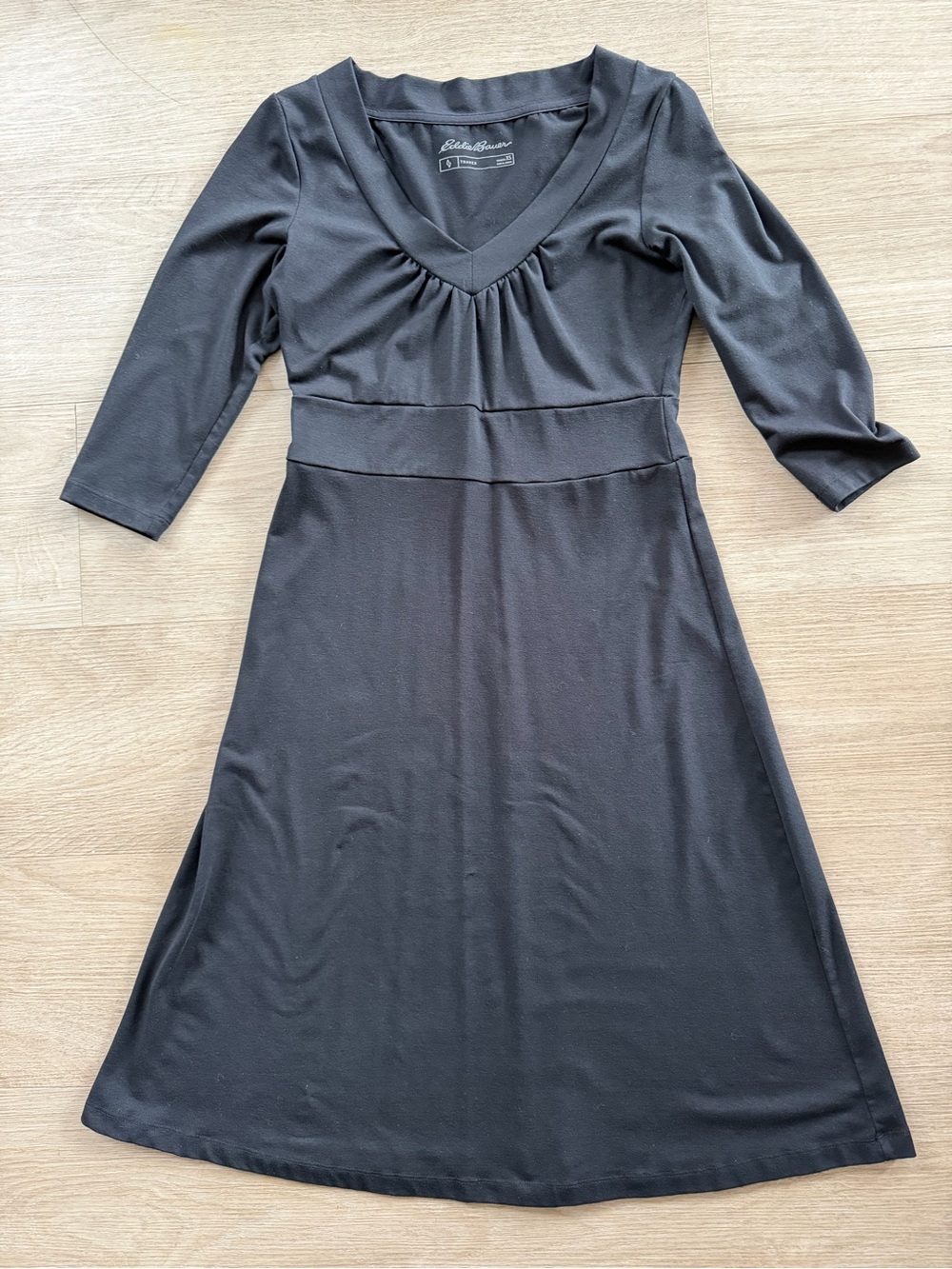 Eddie Bauer Black V‑Neck Empire Waist 3/4 Sleeve Dress